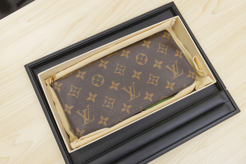 保存袋や箱が査定額のカギ。捨てずに取っておくべし!
